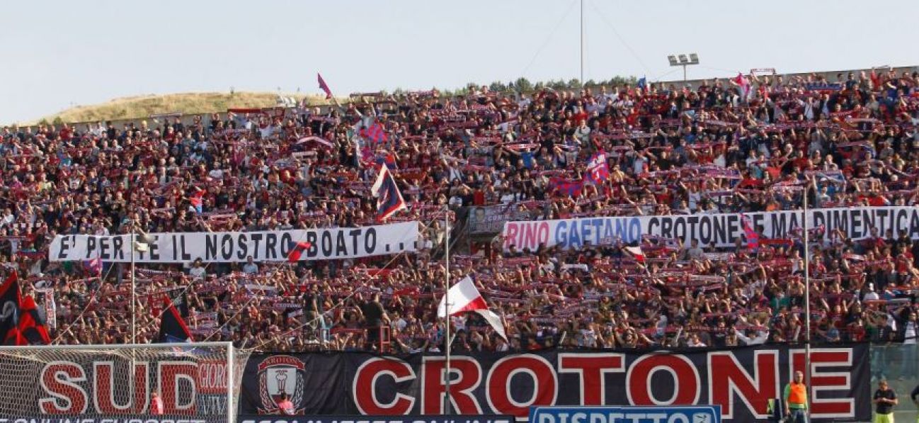 Il Crotone Calcio spinge verso la Serie A, ma è in odor di ndrangheta