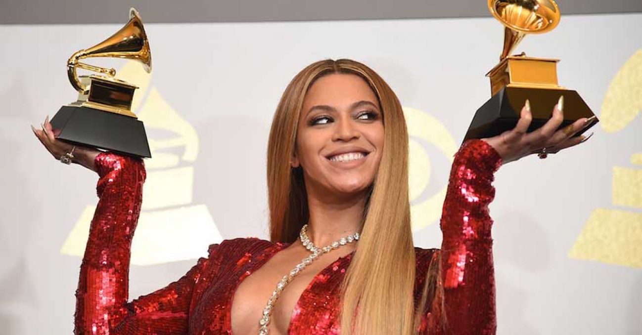 Grammy Awards 2017: gli onori formali per Adele, Beyoncé conquista il palco